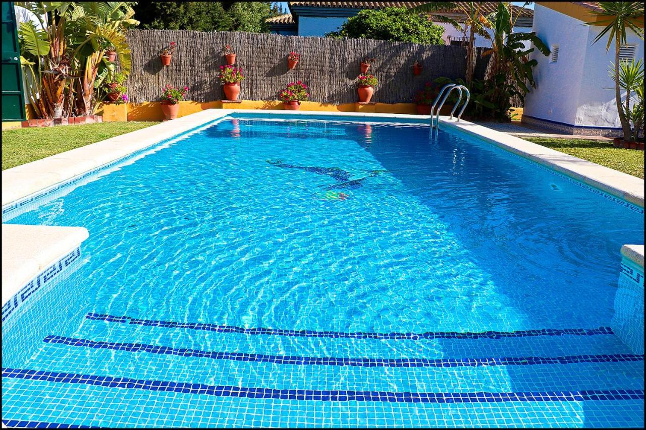 Chalet Con Piscina En Roche Viejo Conil De La Frontera Bagian luar foto