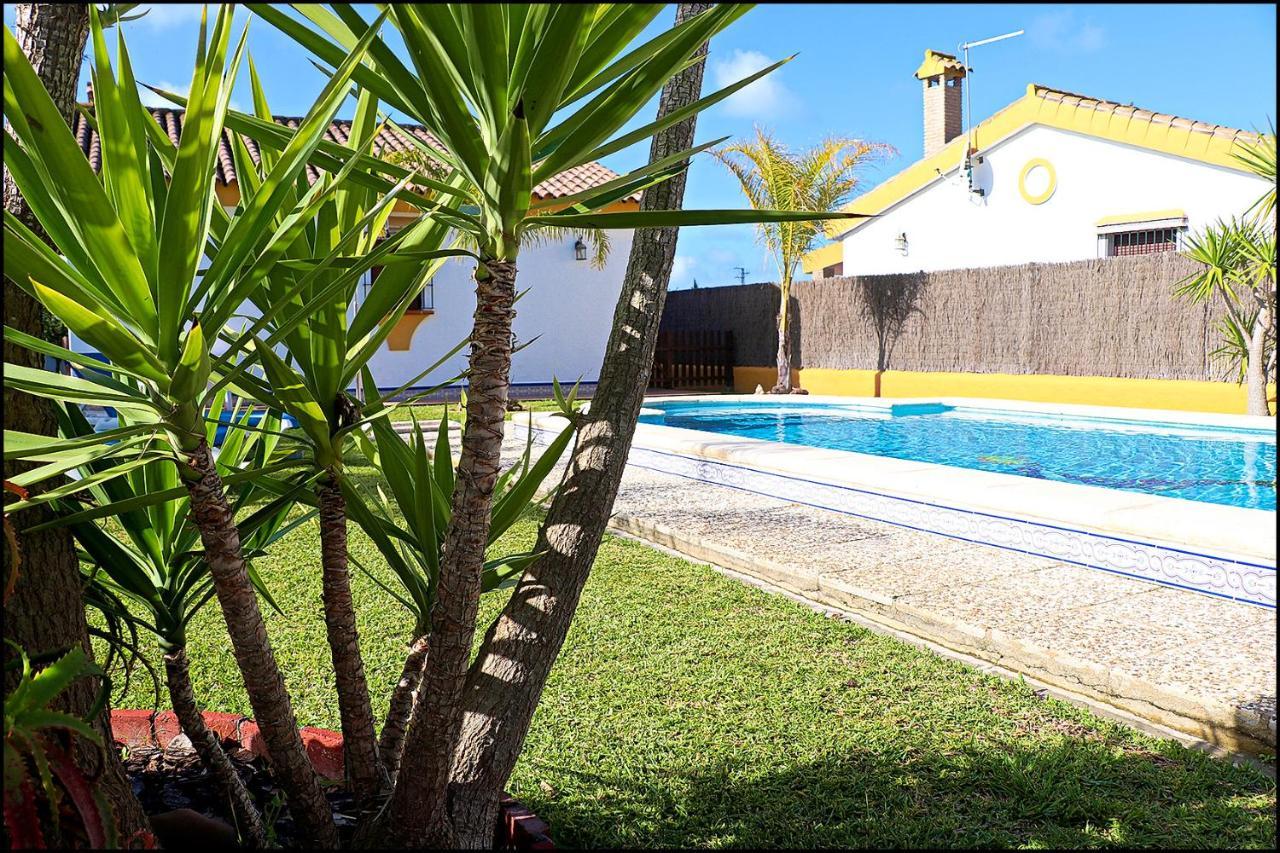 Chalet Con Piscina En Roche Viejo Conil De La Frontera Bagian luar foto
