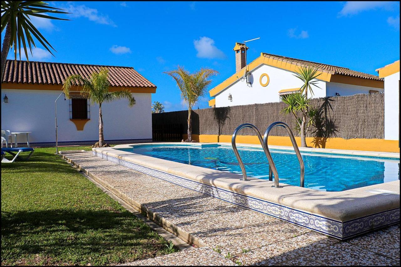 Chalet Con Piscina En Roche Viejo Conil De La Frontera Bagian luar foto